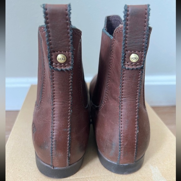 UGG Australia Leather Chelsea Boots size 6 - Picture 3 of 12